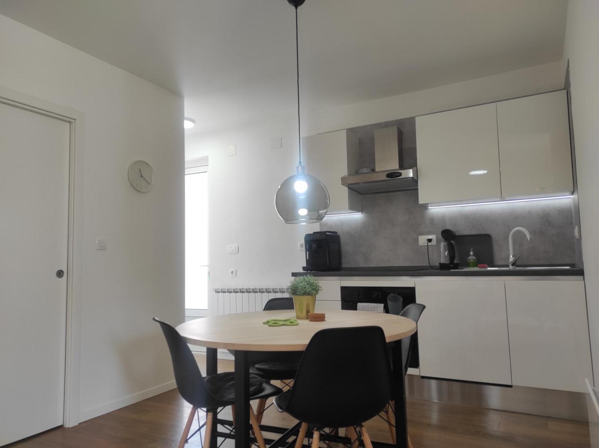 Hébergement de vacances House In Center Of With Big Garden *