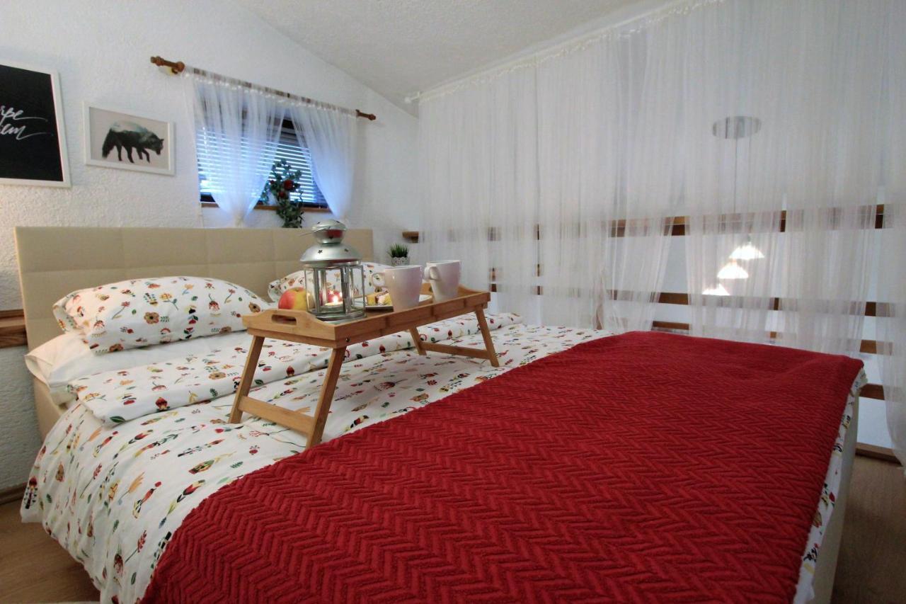Hébergement de vacances House In Center Of With Big Garden Gospić