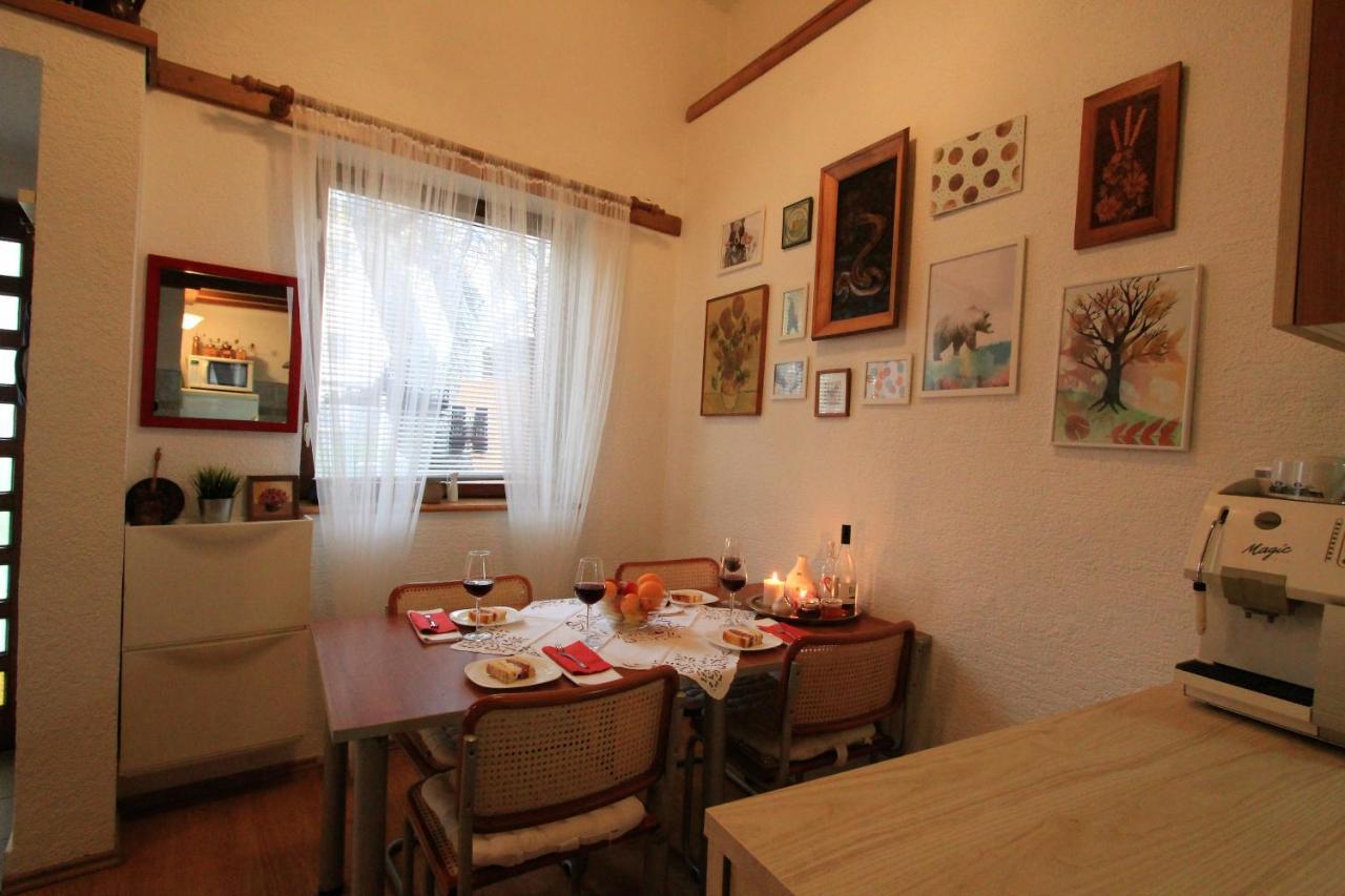 Hébergement de vacances House In Center Of With Big Garden Gospić